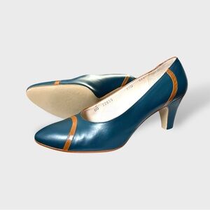 Ferragamo Women’s Teal Green Brown Trim Gold Sole Classic Heels Sz 7.5D